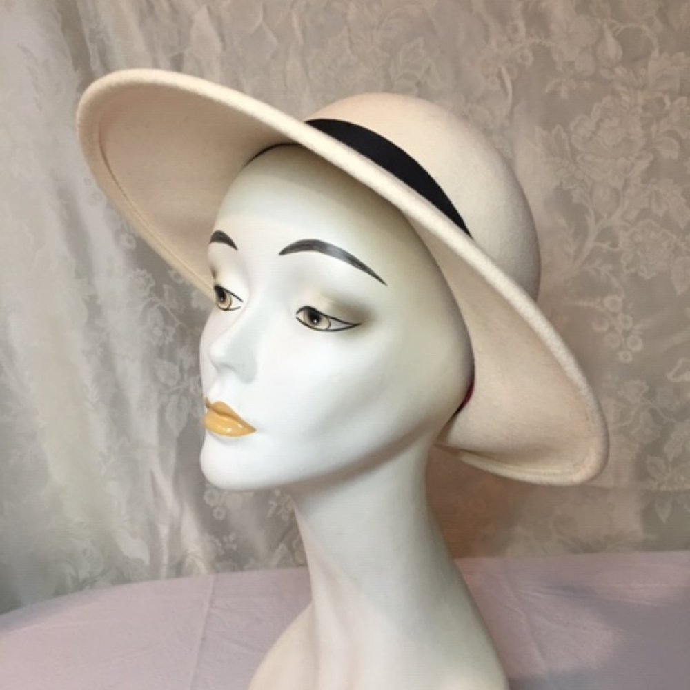 Vintage Bollman 100% Wool Felt Classic Bowler Hat Cream Color Black Ribbon